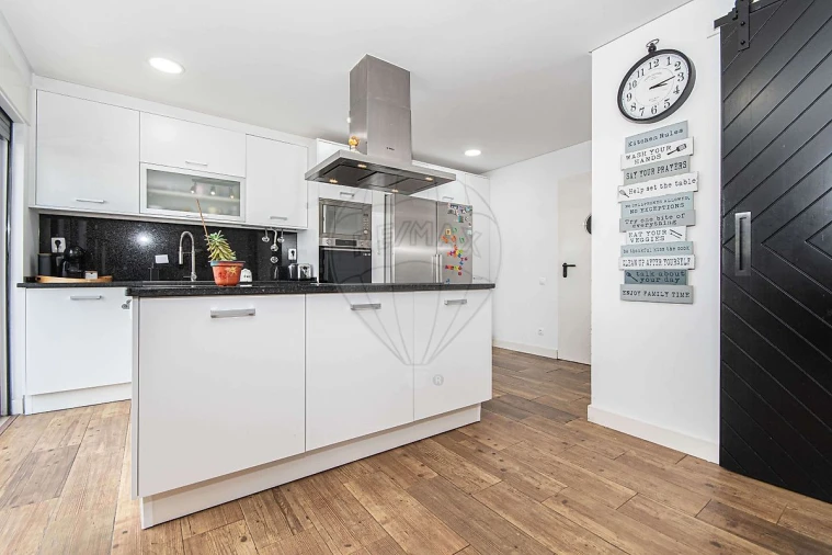 Moradia T4 para Venda em Palhais e Coina Foto 7