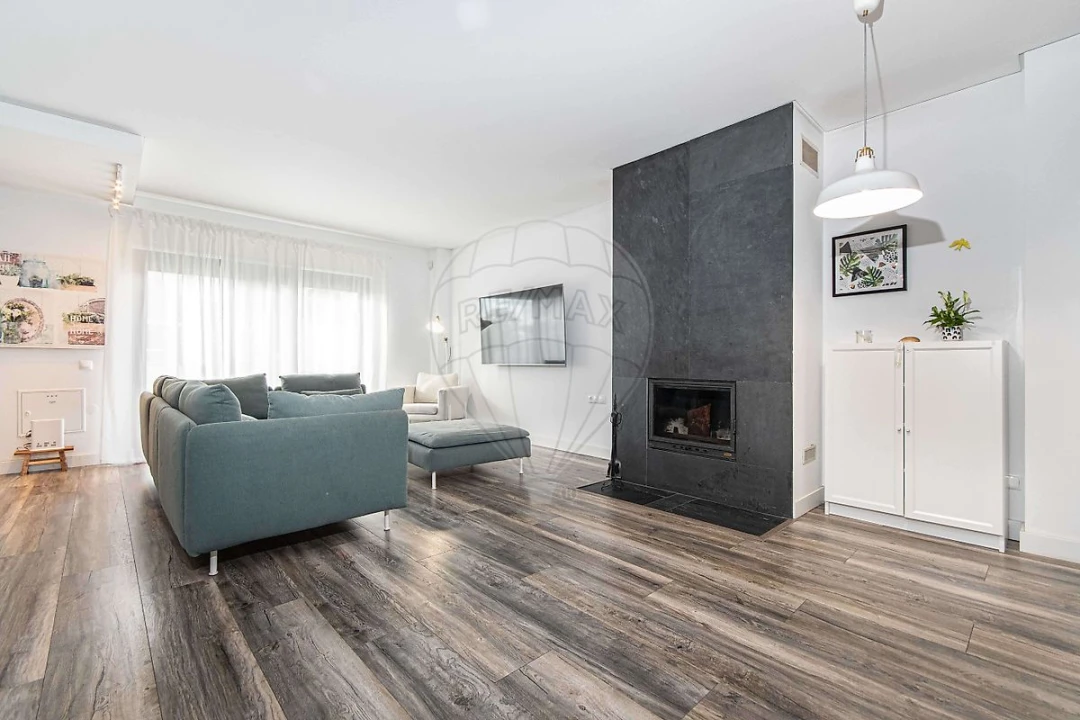 Moradia T4 para Venda em Palhais e Coina Foto 1