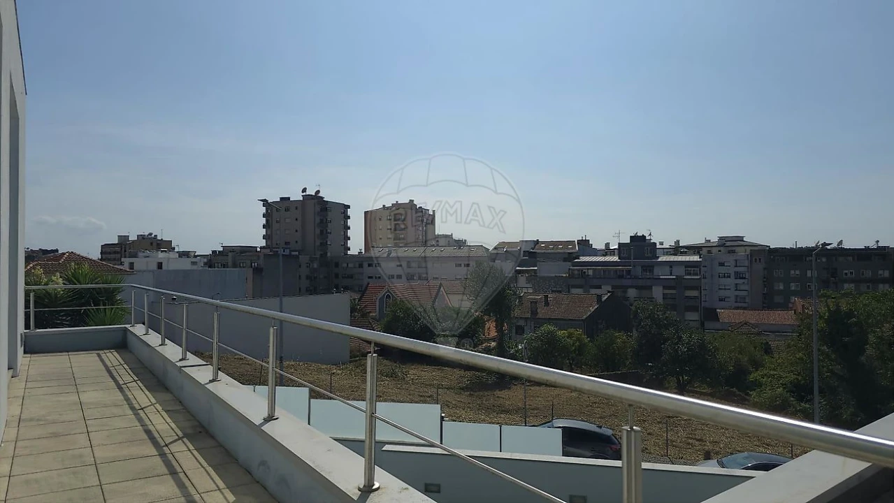 Moradia T4 para Venda em São João da Madeira Foto 12