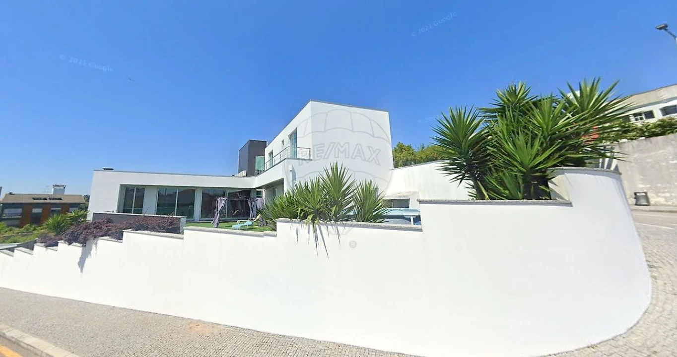 Moradia T4 para Venda em São João da Madeira Foto 3