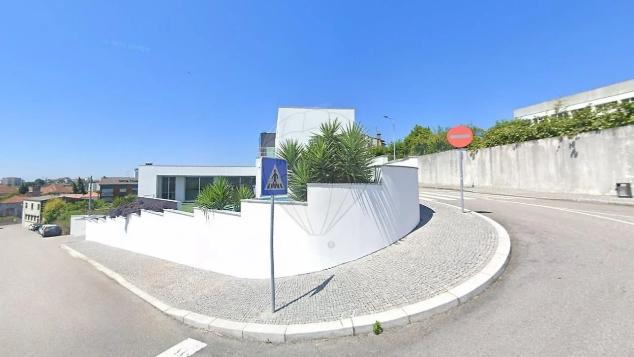 Moradia T4 para Venda em São João da Madeira Foto 2