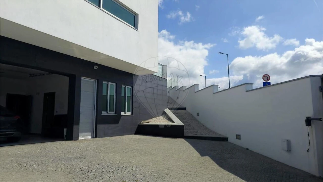 Moradia T4 para Venda em São João da Madeira Foto 9