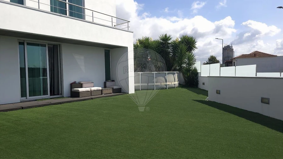 Moradia T4 para Venda em São João da Madeira Foto 40