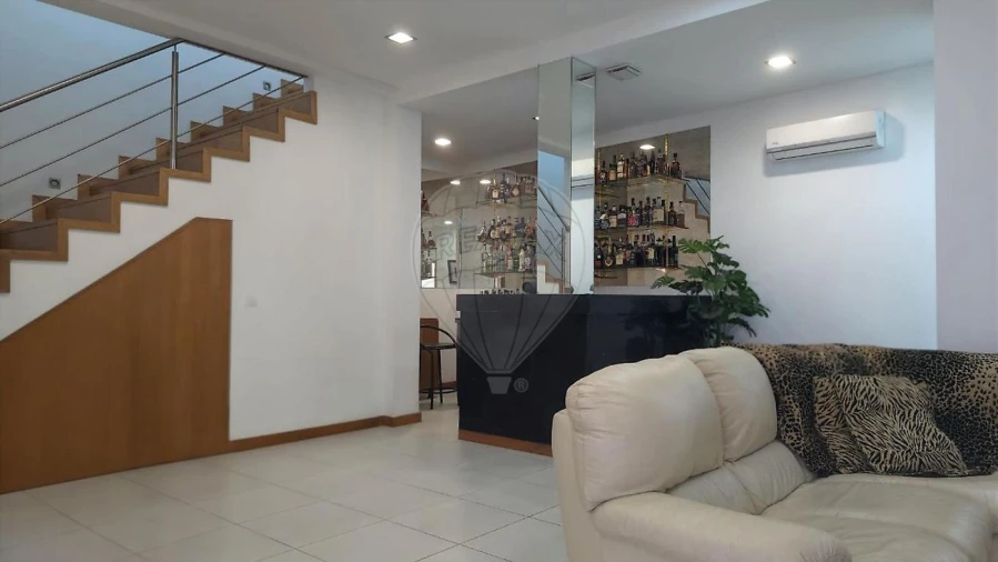 Moradia T4 para Venda em São João da Madeira Foto 30