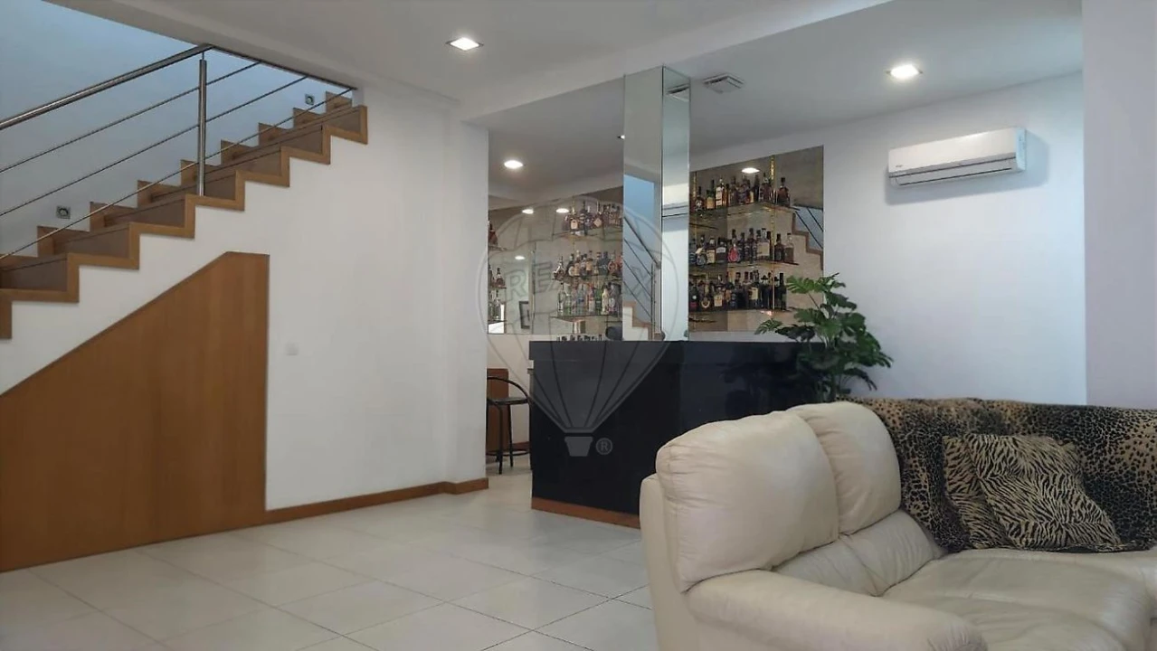 Moradia T4 para Venda em São João da Madeira Foto 30