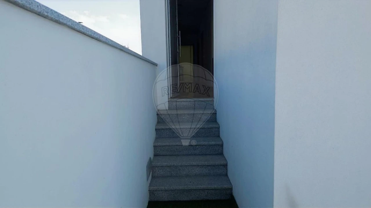 Moradia T4 para Venda em São João da Madeira Foto 6