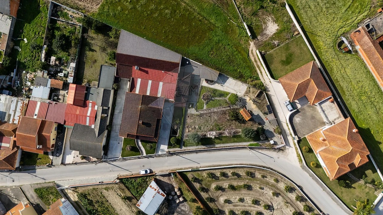 Moradia T3 para Venda em Palhaça Foto 37