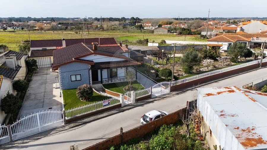 Moradia T3 para Venda em Palhaça Foto 36