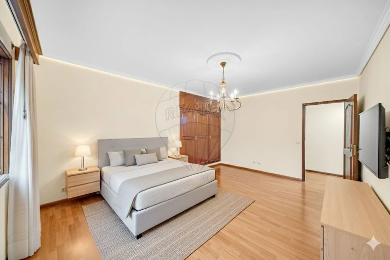 Moradia T3 para Venda em Palhaça Foto 2