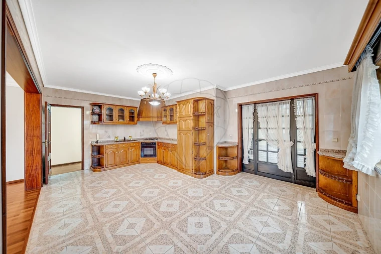 Moradia T3 para Venda em Palhaça Foto 3