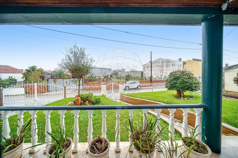 Moradia T3 para Venda em Palhaça Foto 10