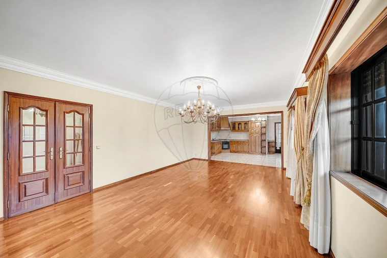 Moradia T3 para Venda em Palhaça Foto 5