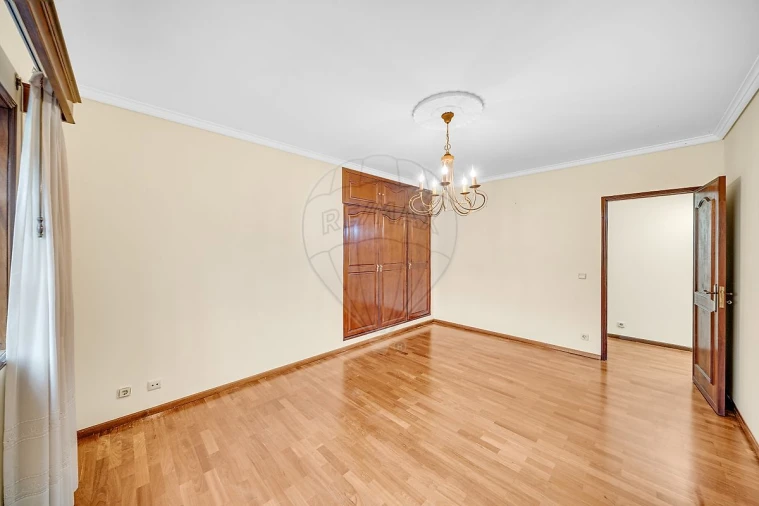 Moradia T3 para Venda em Palhaça Foto 17