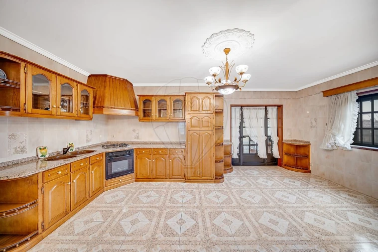 Moradia T3 para Venda em Palhaça Foto 6