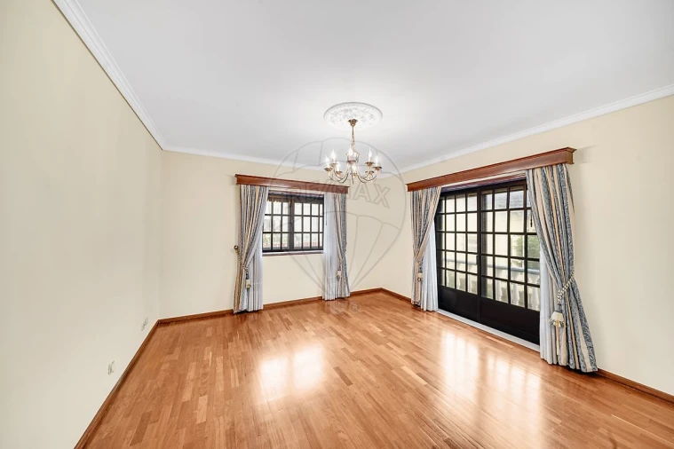 Moradia T3 para Venda em Palhaça Foto 9