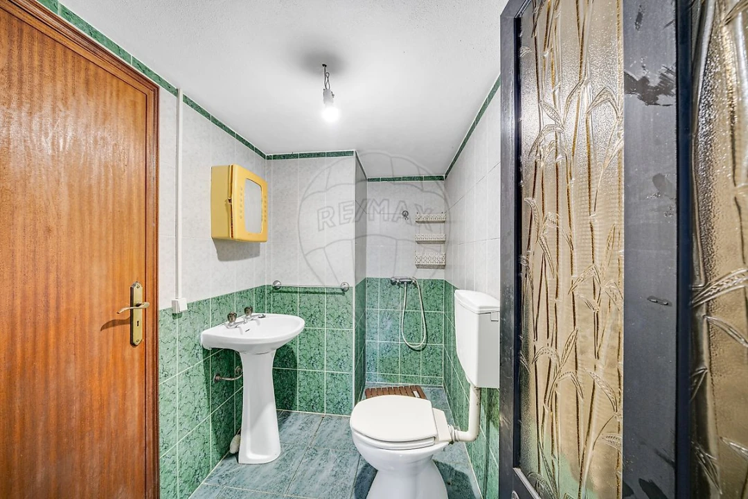 Moradia T3 para Venda em Palhaça Foto 24