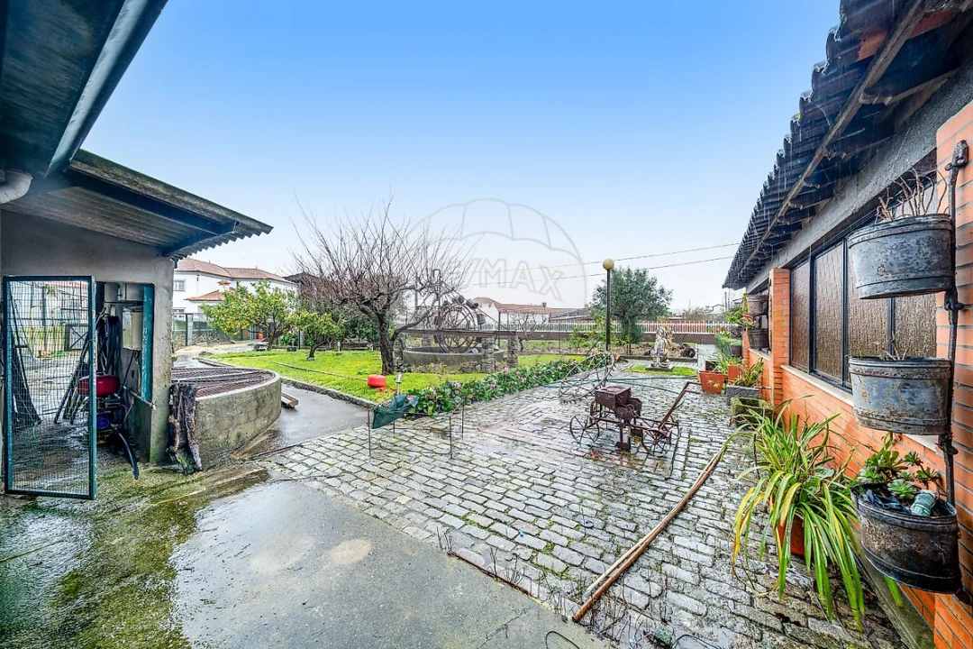 Moradia T3 para Venda em Palhaça Foto 29