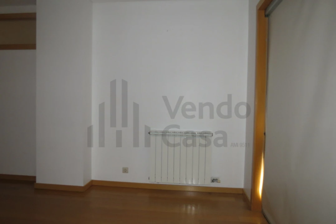 Apartamento T3 para Arrendamento em Nogueira, Fraião e Lamaçães Foto 6