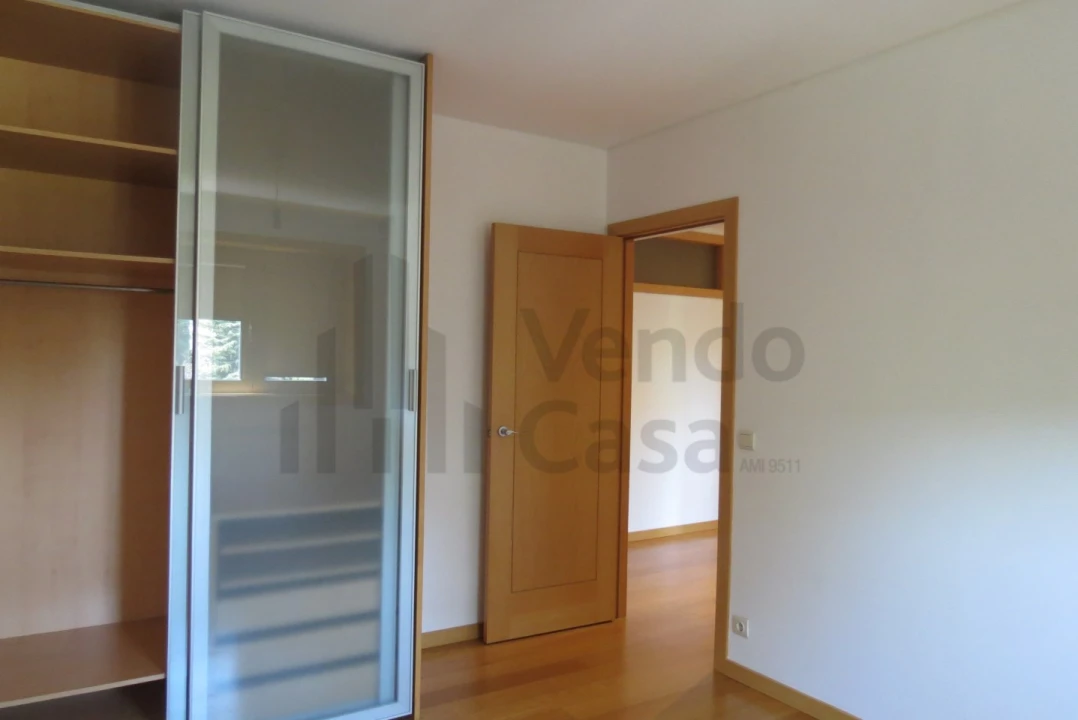 Apartamento T3 para Arrendamento em Nogueira, Fraião e Lamaçães Foto 11