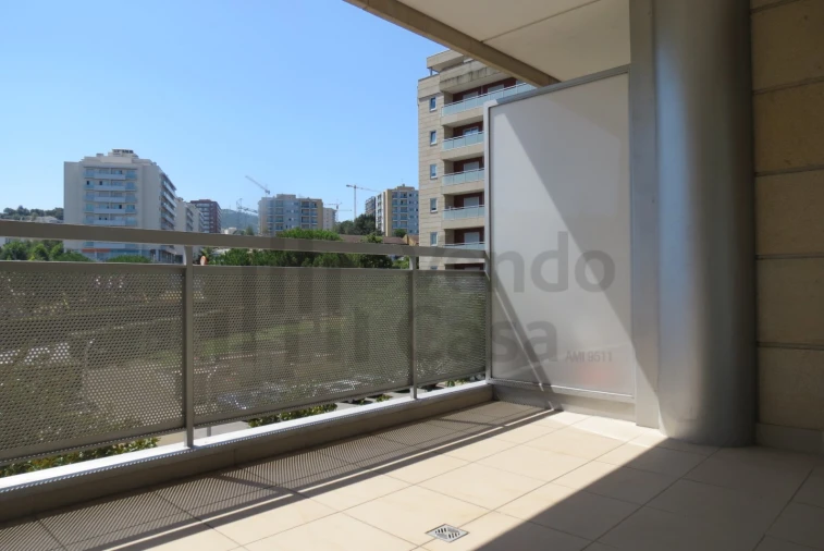 Apartamento T3 para Arrendamento em Nogueira, Fraião e Lamaçães Foto 4