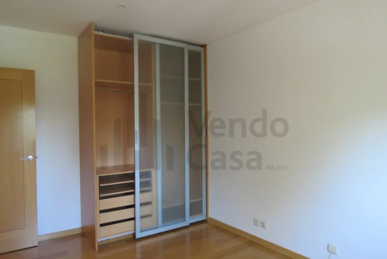 Apartamento T3 para Arrendamento em Nogueira, Fraião e Lamaçães Foto 8