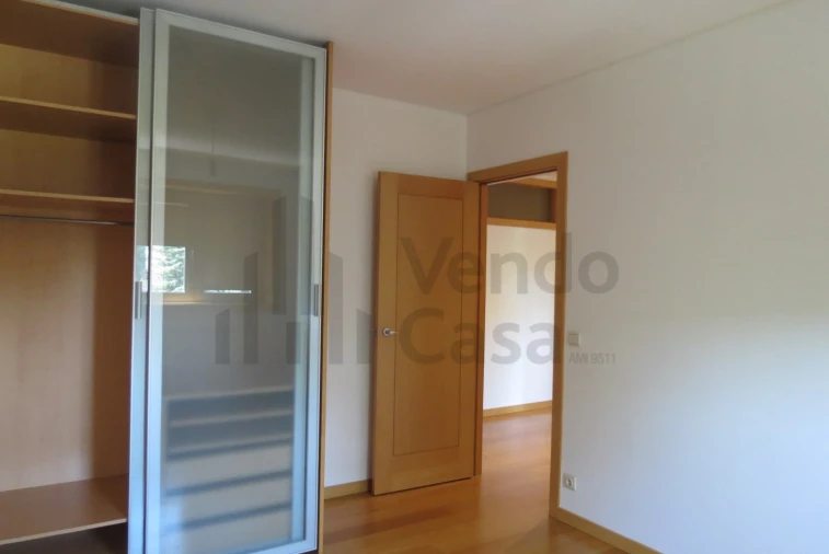 Apartamento T3 para Arrendamento em Nogueira, Fraião e Lamaçães Foto 11