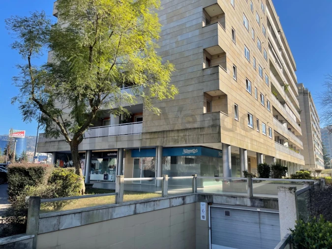 Apartamento T3 para Arrendamento em Nogueira, Fraião e Lamaçães