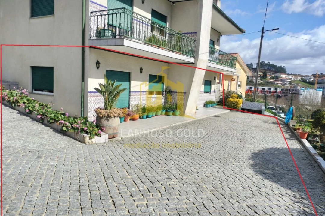 Moradia T3 para Venda em Povoa de Lanhoso (N. Senhora do Amparo) Foto 2