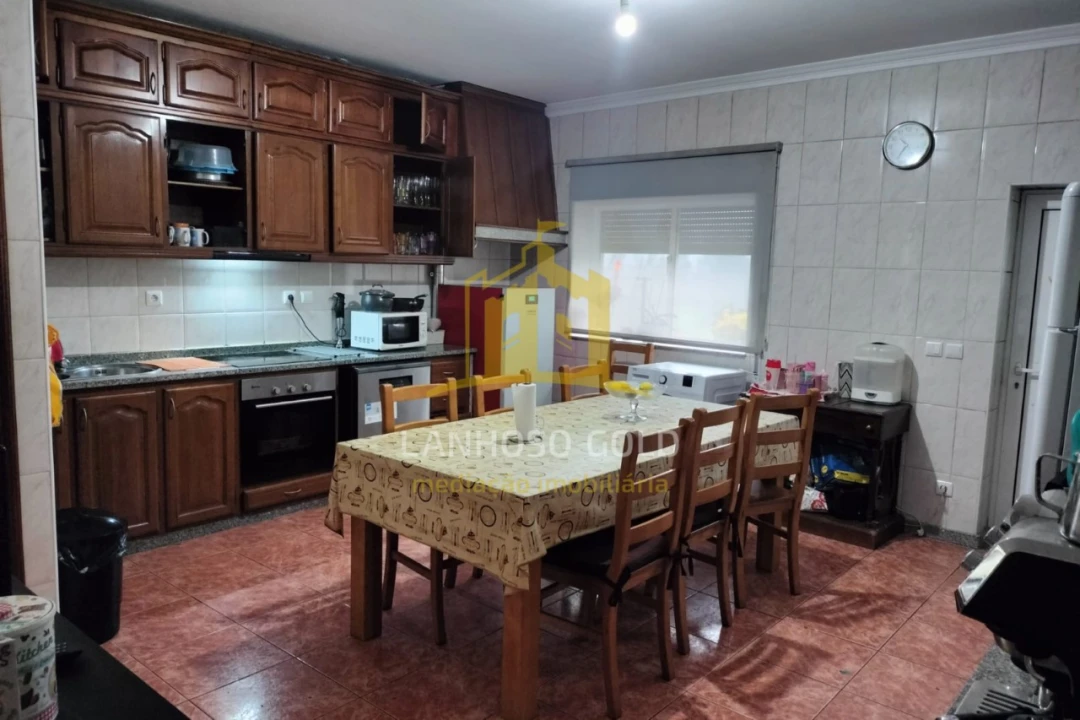 Moradia T3 para Venda em Povoa de Lanhoso (N. Senhora do Amparo) Foto 4