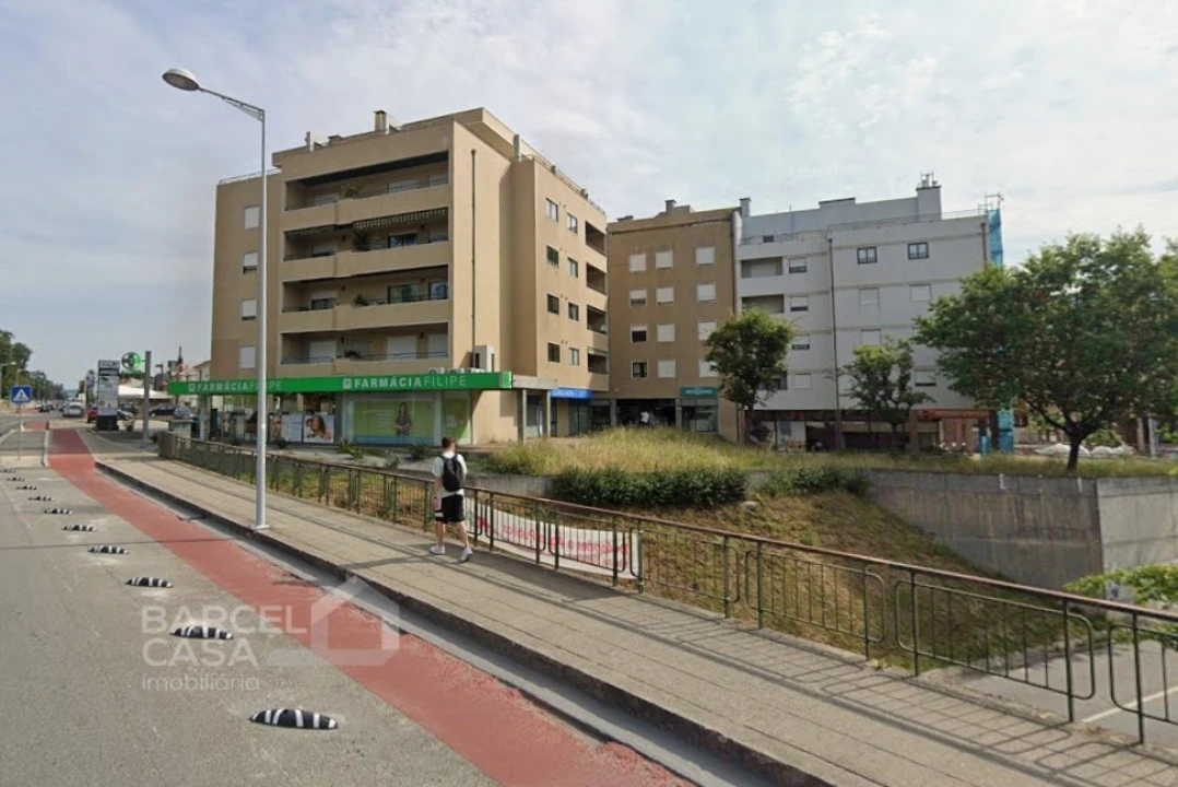 Loja para Arrendamento em Arcozelo Foto 1