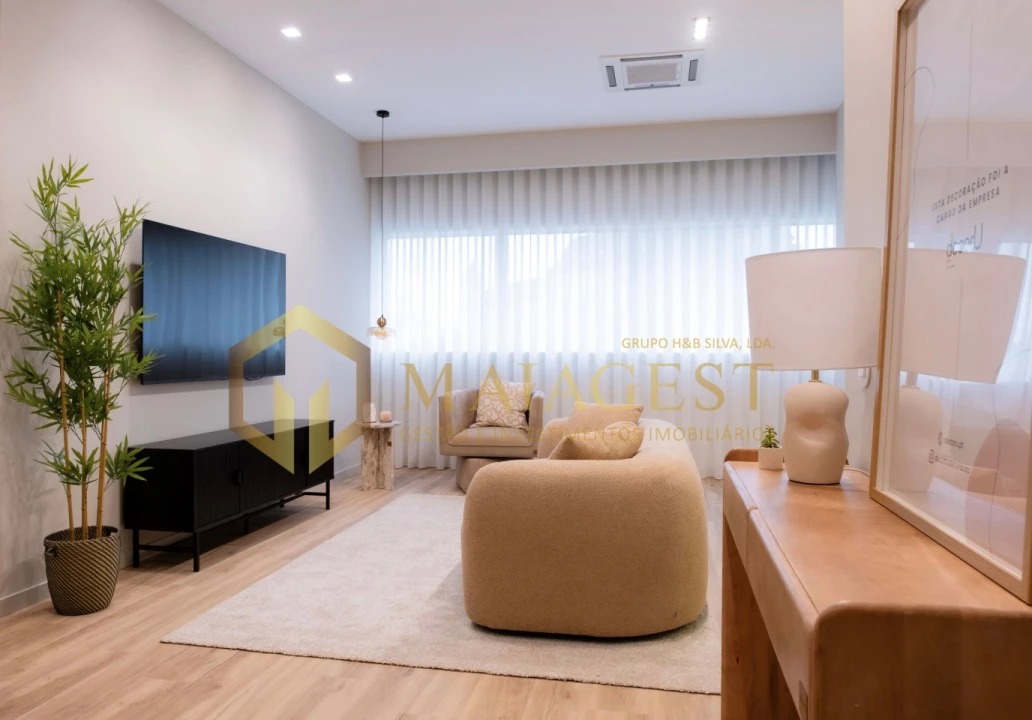 Apartamento T2 para Venda em Lordelo do Ouro e Massarelos Foto 2