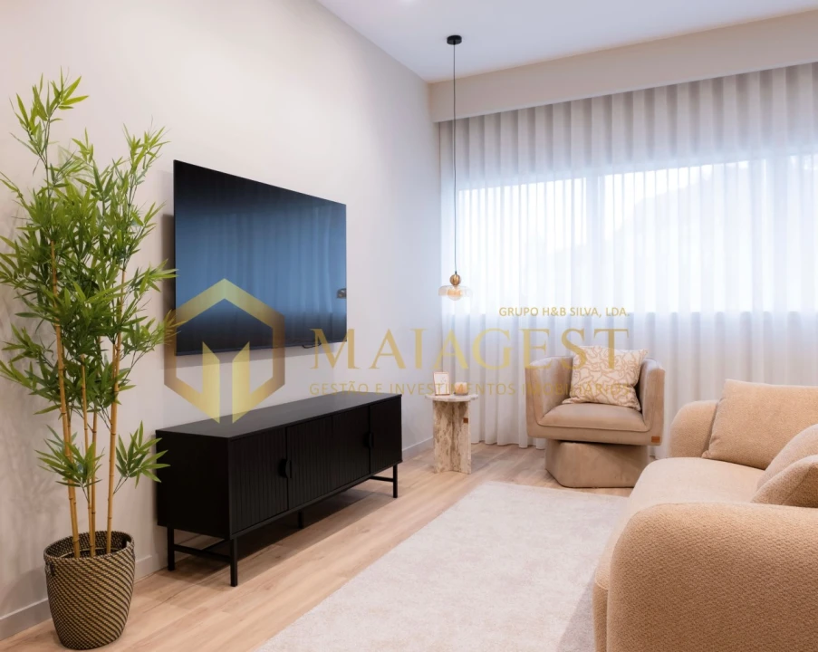 Apartamento T2 para Venda em Lordelo do Ouro e Massarelos Foto 3