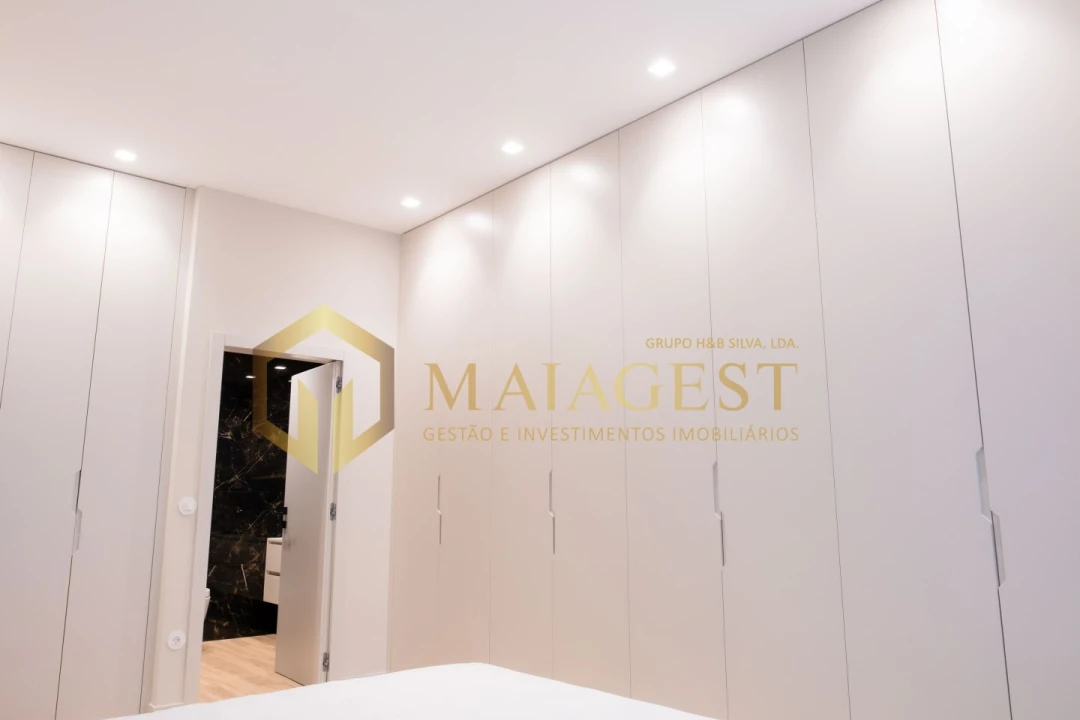 Apartamento T2 para Venda em Lordelo do Ouro e Massarelos Foto 18