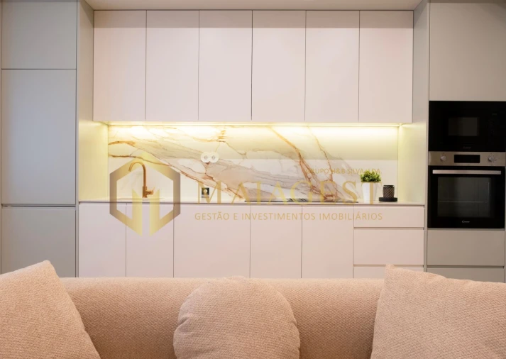 Apartamento T2 para Venda em Lordelo do Ouro e Massarelos Foto 9