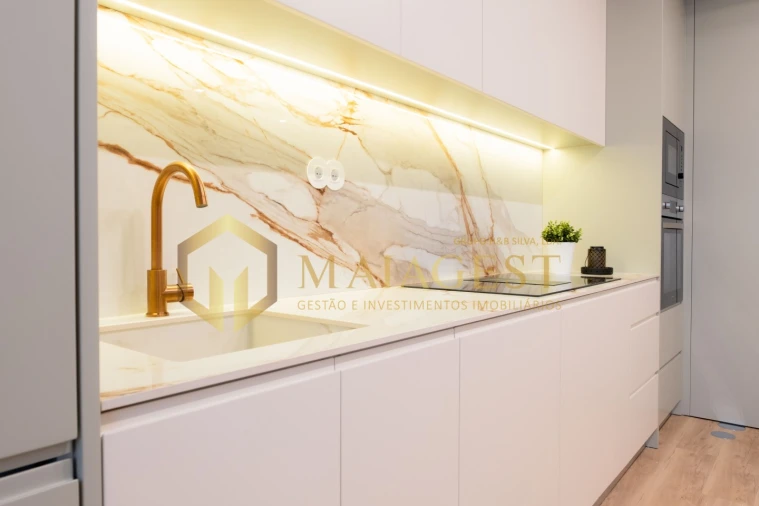 Apartamento T2 para Venda em Lordelo do Ouro e Massarelos Foto 10