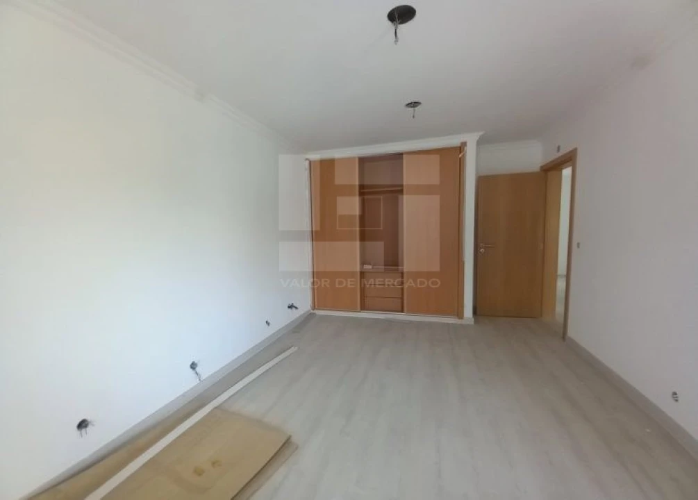 Moradia T3 para Venda em Amora Foto 13