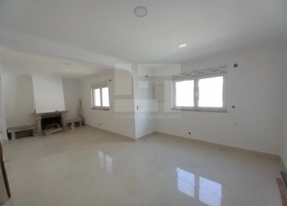 Moradia T3 para Venda em Amora Foto 2