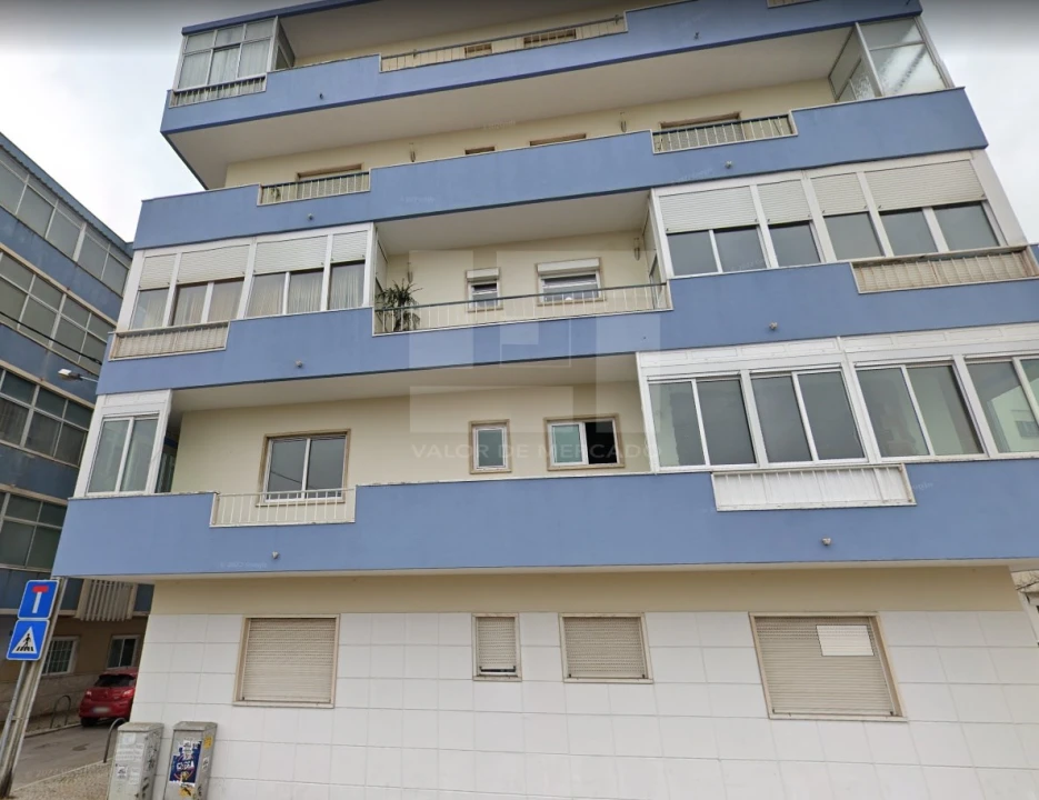 Apartamento T4 para Venda em Laranjeiro e Feijó Foto 1