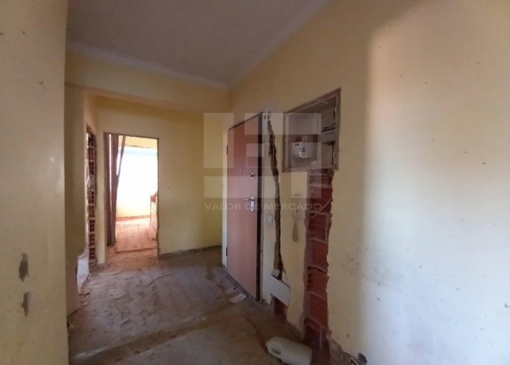 Apartamento T4 para Venda em Laranjeiro e Feijó Foto 2