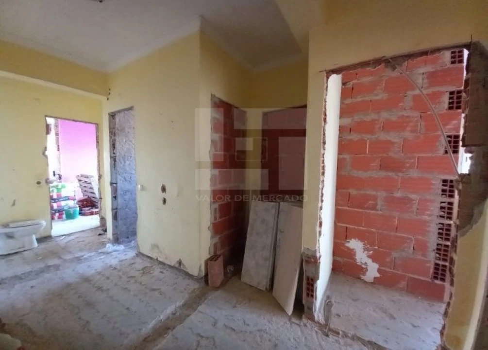 Apartamento T4 para Venda em Laranjeiro e Feijó Foto 11