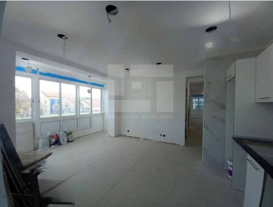 Apartamento T4 para Venda em Laranjeiro e Feijó Foto 7