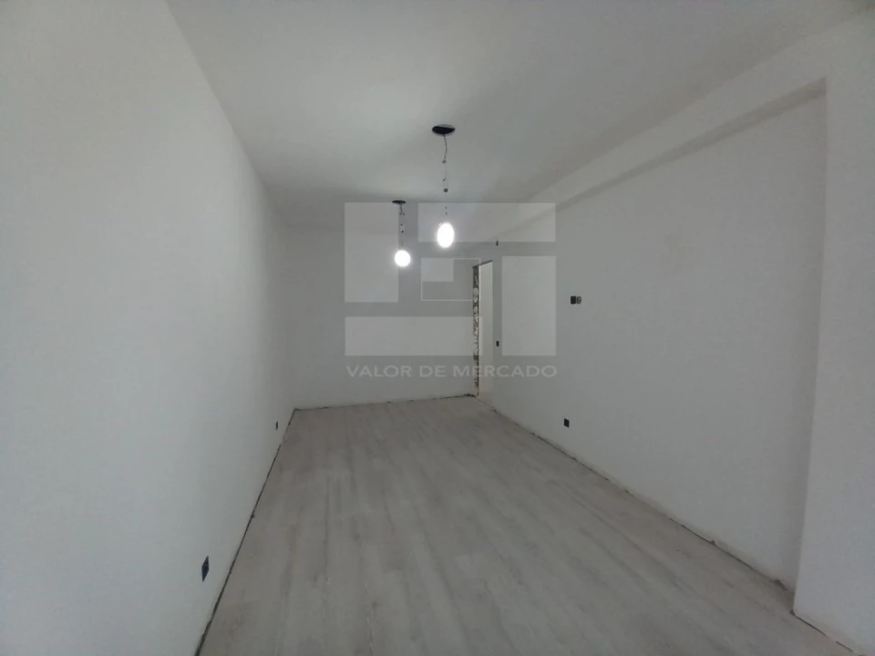Apartamento T4 para Venda em Laranjeiro e Feijó Foto 13