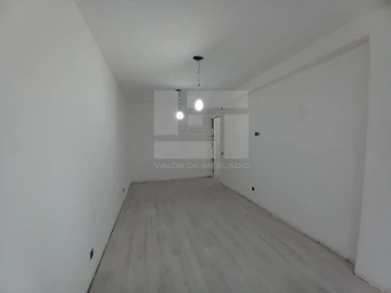Apartamento T4 para Venda em Laranjeiro e Feijó