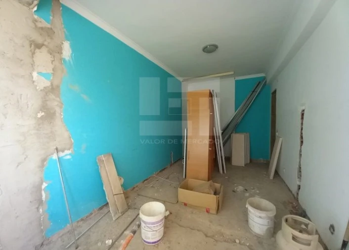 Apartamento T4 para Venda em Laranjeiro e Feijó Foto 5