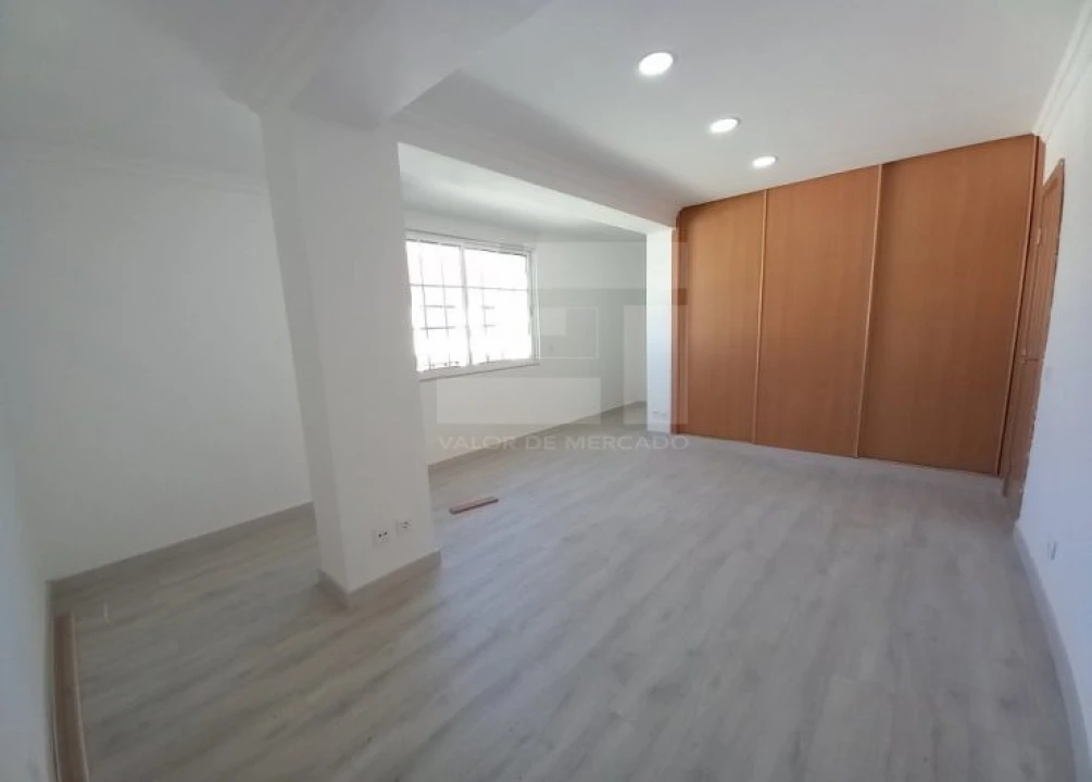 Moradia T3 para Venda em Carcavelos e Parede Foto 17