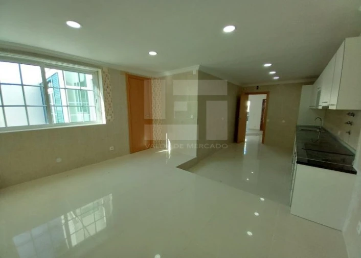 Moradia T3 para Venda em Carcavelos e Parede Foto 13