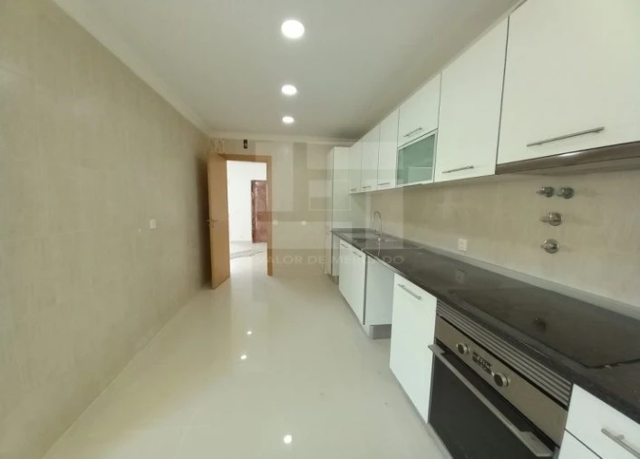 Moradia T3 para Venda em Carcavelos e Parede Foto 14