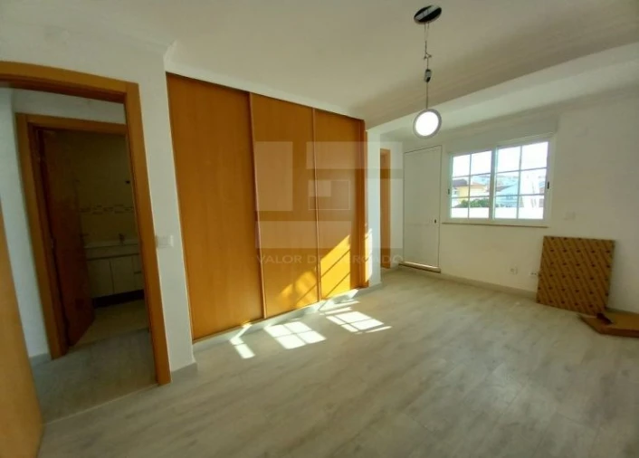 Moradia T3 para Venda em Carcavelos e Parede Foto 21