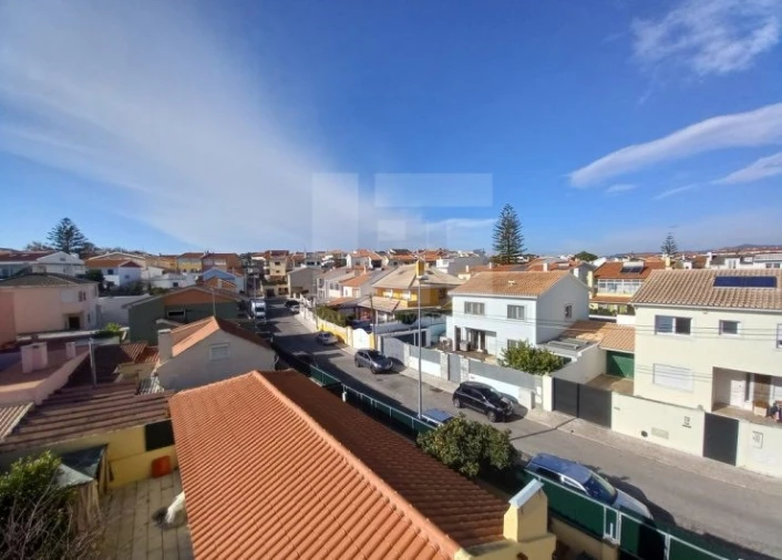 Moradia T3 para Venda em Carcavelos e Parede Foto 24