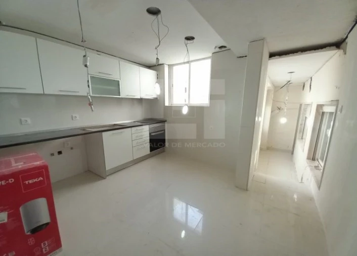 Moradia T3 para Venda em Carcavelos e Parede Foto 34